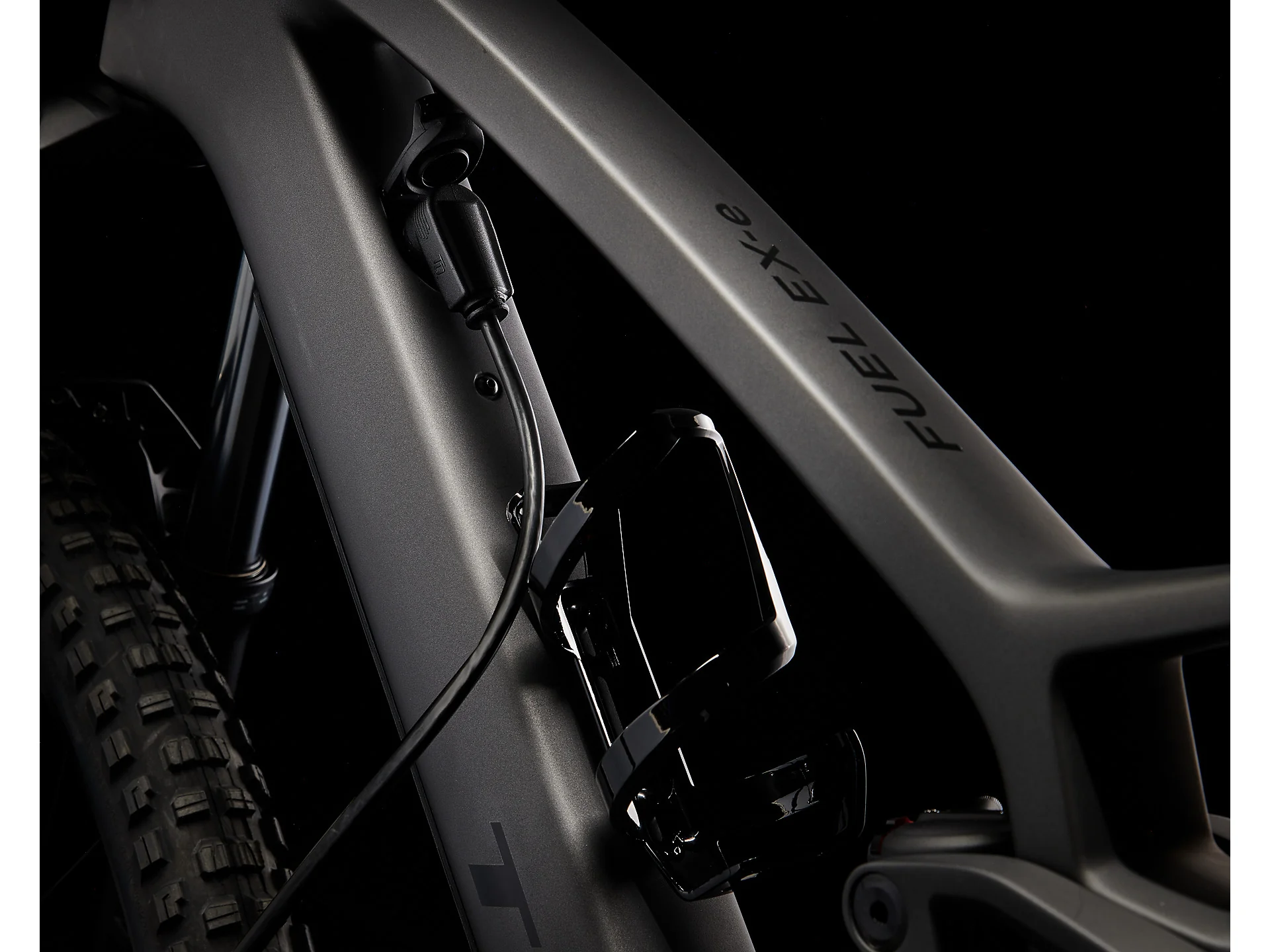 2024 Trek Fuel EXe 9.5 - Matte Dnister Black - Image 7
