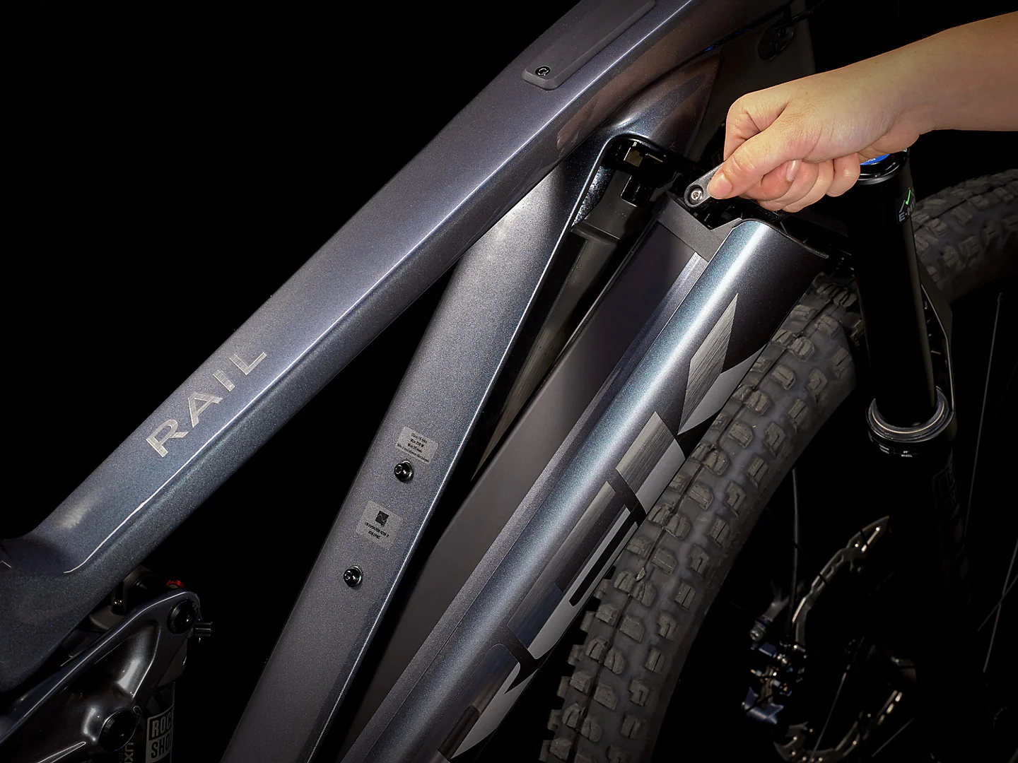 2024 Trek Rail 9.7 Gen 4 - Galactic Grey - Image 5