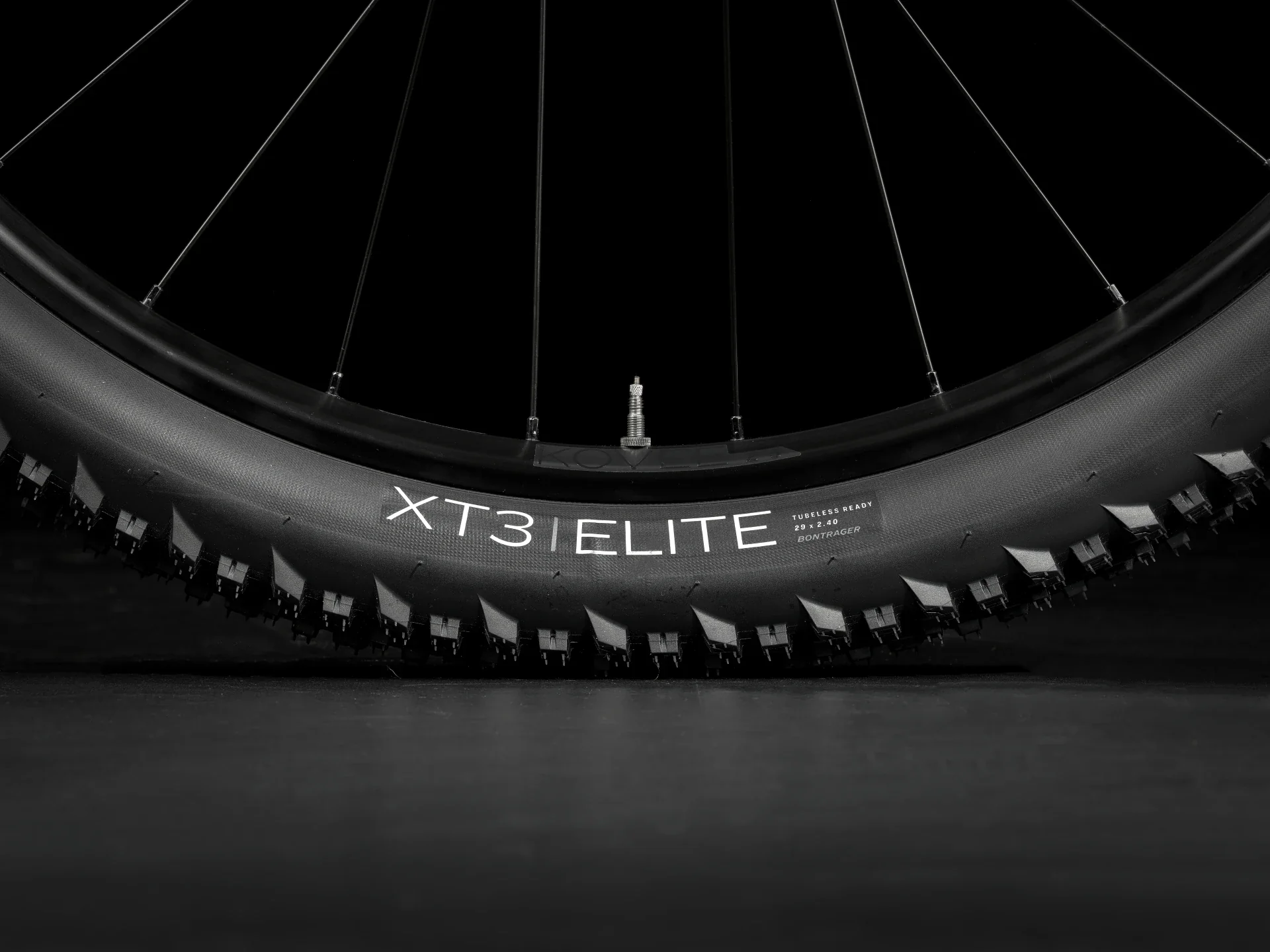 2025 Trek Marlin 6 Gen 3- Galactic Grey to Lithium Grey Fade - Image 6