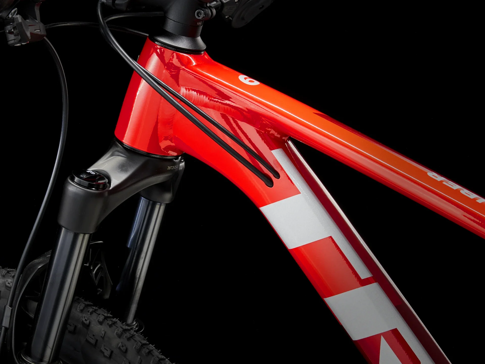 2025 Trek Procaliber 6 - Viper Red/Crimson - Image 5