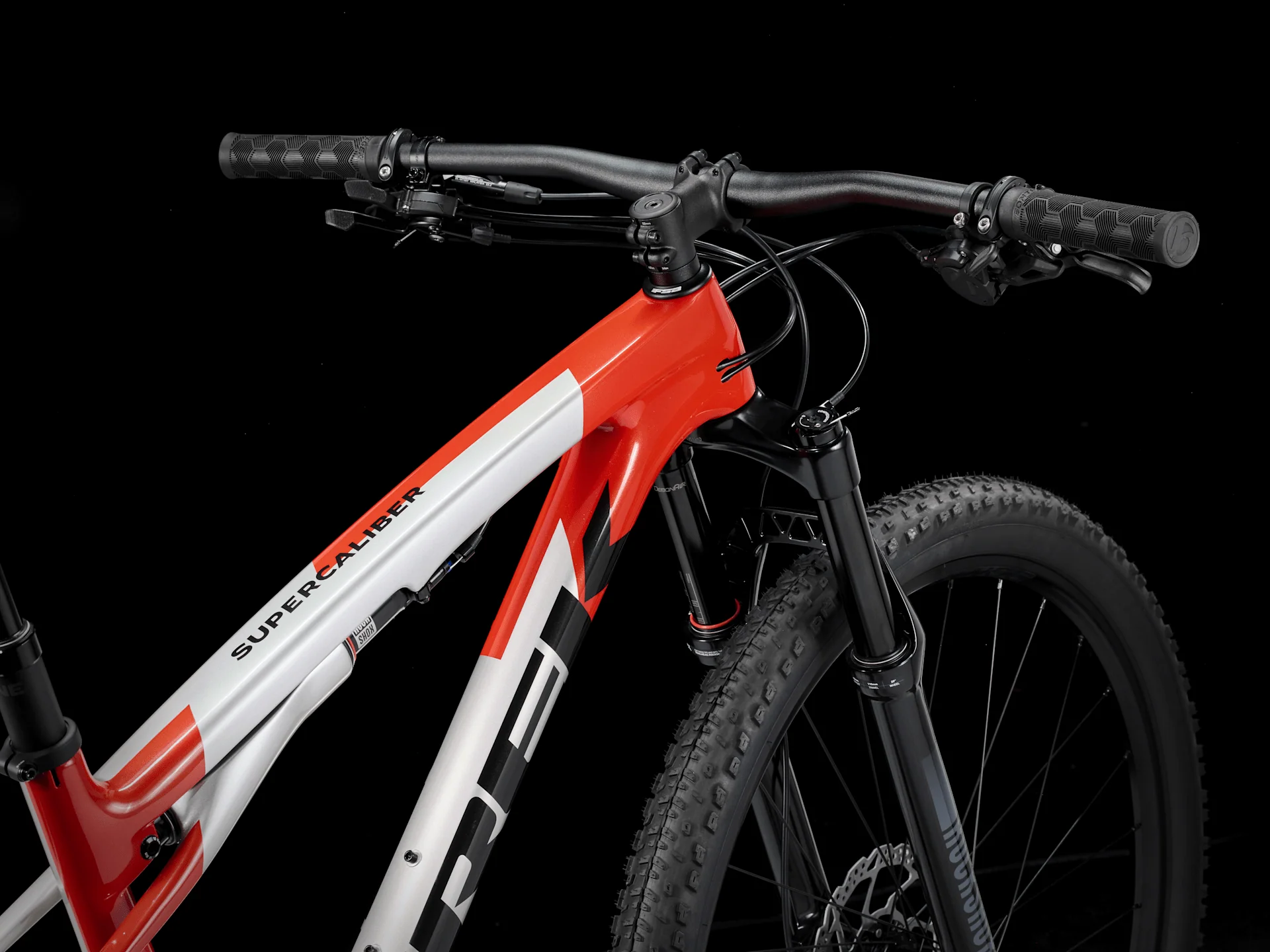 2025 Trek Supercaliber SL 9.6 Gen 2 - Lunar Silver/Lava Red - Image 3