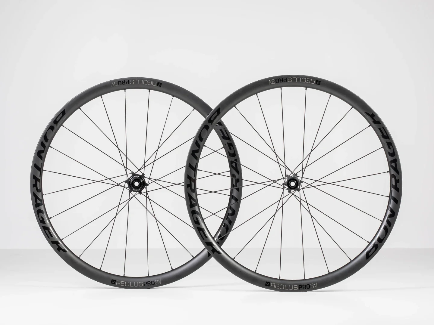 Bontrager Aeolus Pro 3V TLR Disc Road Wheel - Image 5