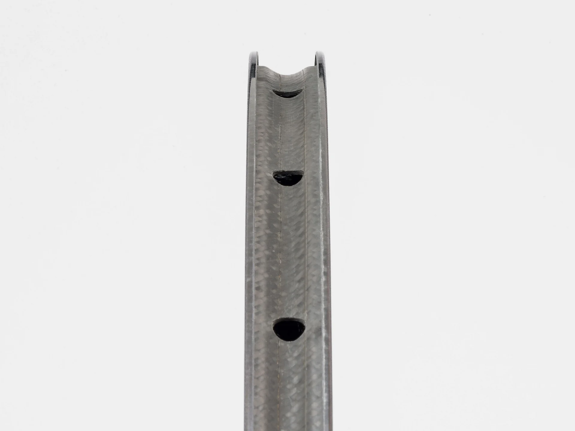 Bontrager Aeolus XXX 2 TLR Clincher Road Wheel - Image 3