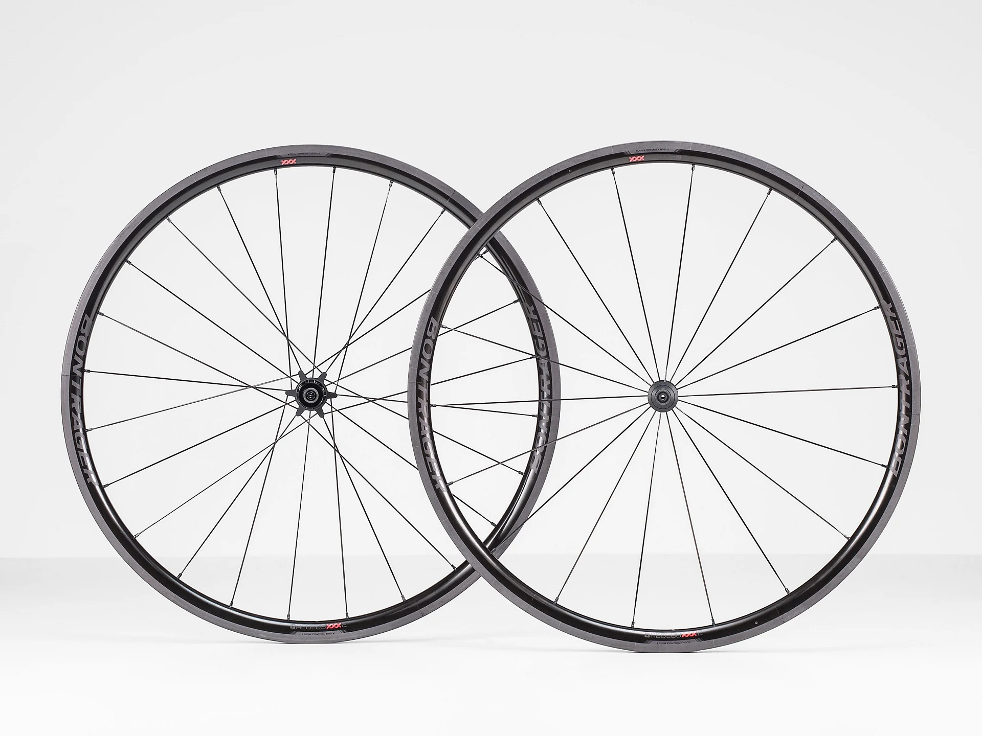 Bontrager Aeolus XXX 2 TLR Clincher Road Wheel - Image 6