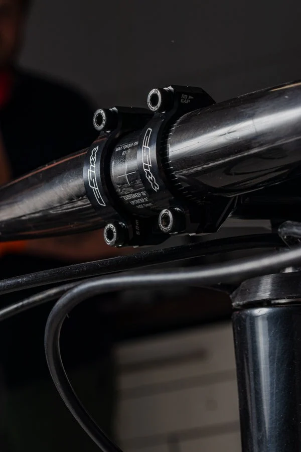 cSixx XCM Stem - 31.8mm 7deg- Black - Image 4