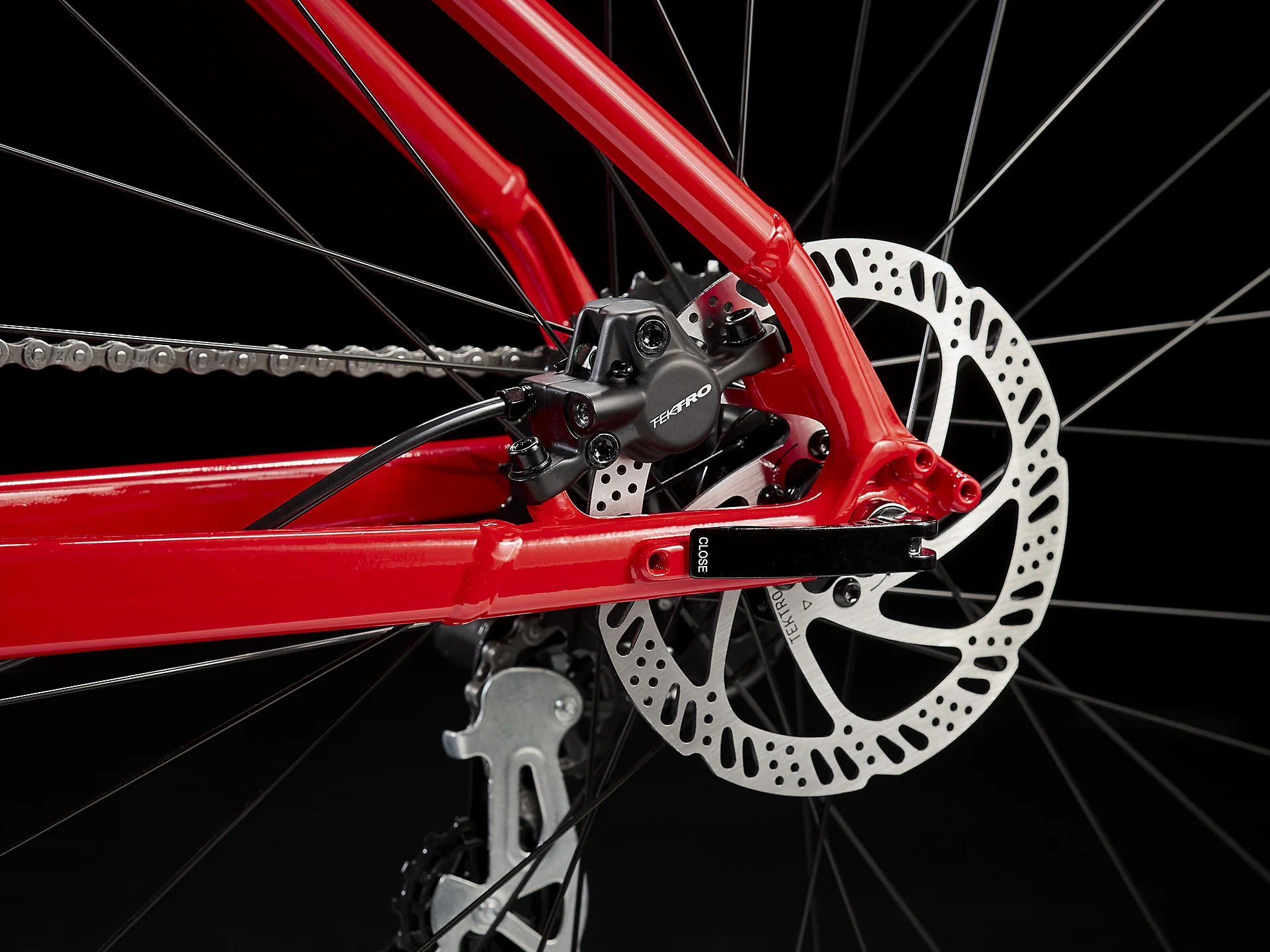 Trek Marlin 5 Gen 2 - Radioactive Red - Image 7